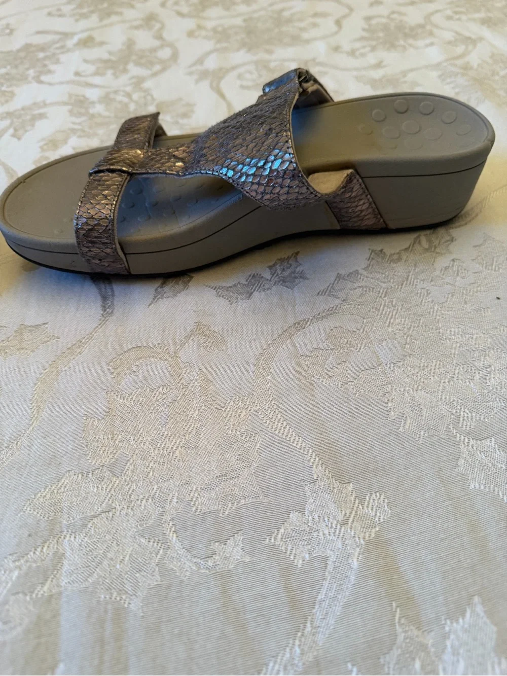 Vionic Women’s Pacific Ellie Metallic Snake Pewter Silver Comfort Sandals Size 8 - Picture 6 of 10